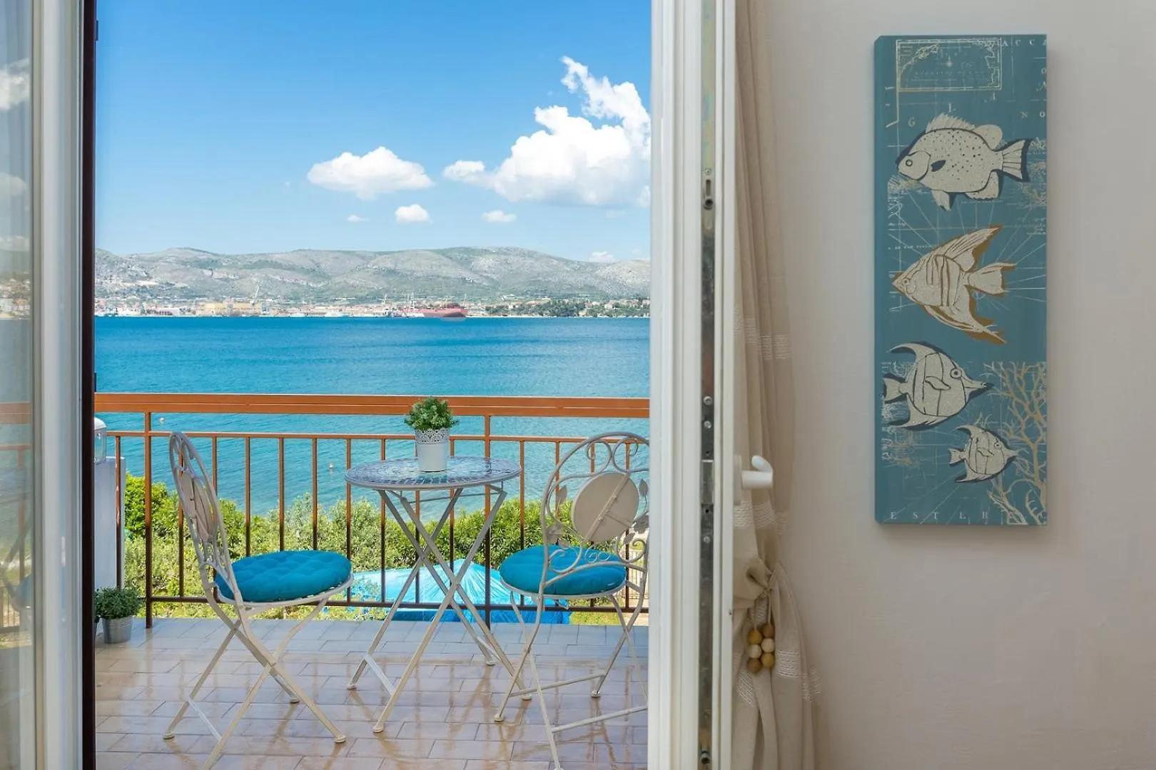 Beachfront Apartments Okrug Gornji 0*,  Croatia