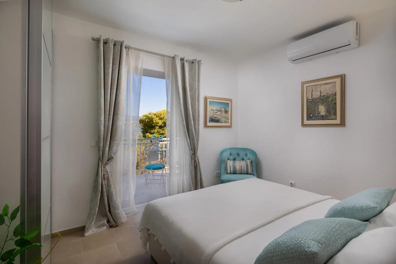 Beachfront Apartments Okrug Gornji Croatia