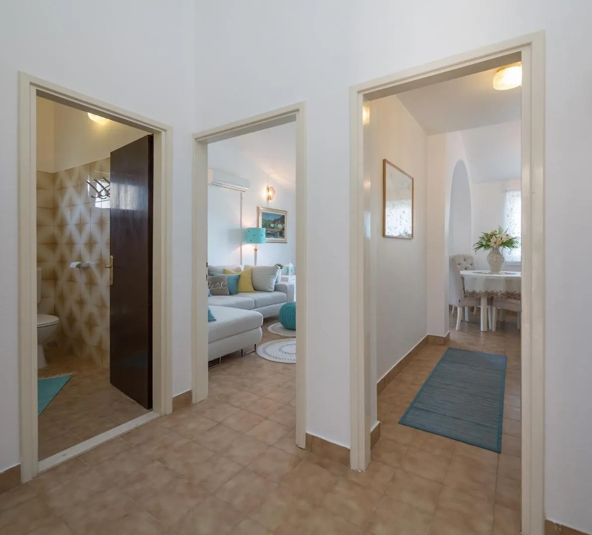 Beachfront Apartments Okrug Gornji