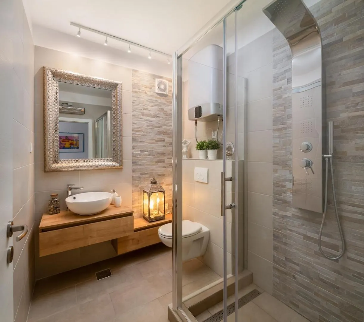 Beachfront Apartments Okrug Gornji