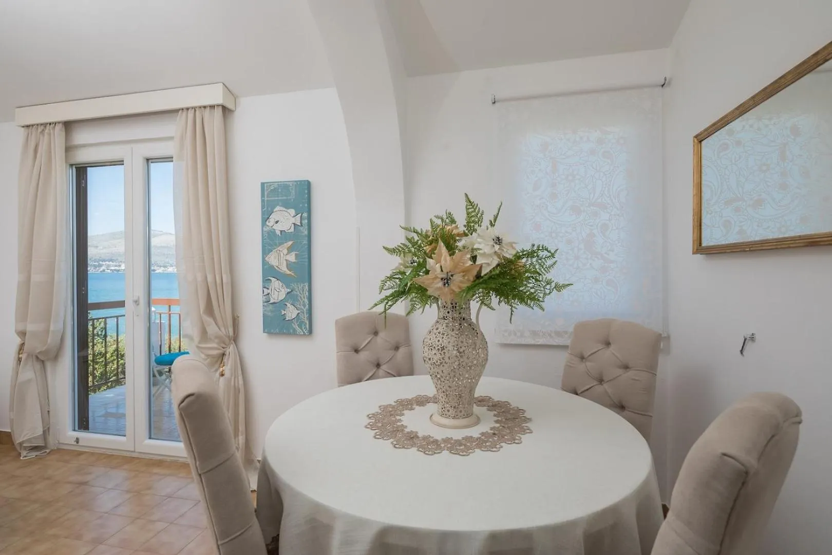 Beachfront Apartments Okrug Gornji