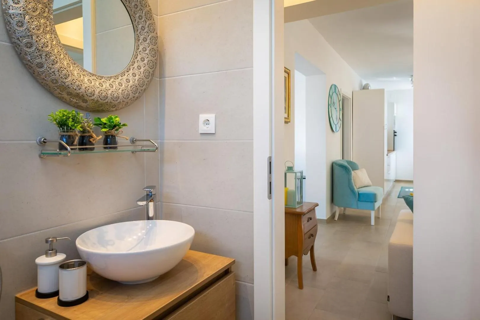 Beachfront Apartments Okrug Gornji Croatia