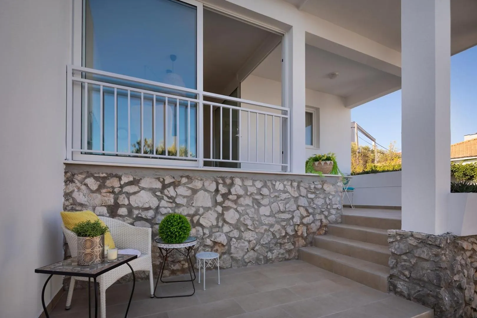 Beachfront Apartments Okrug Gornji Croatia
