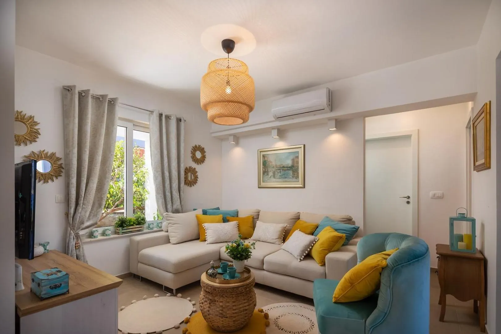 Beachfront Apartments Okrug Gornji