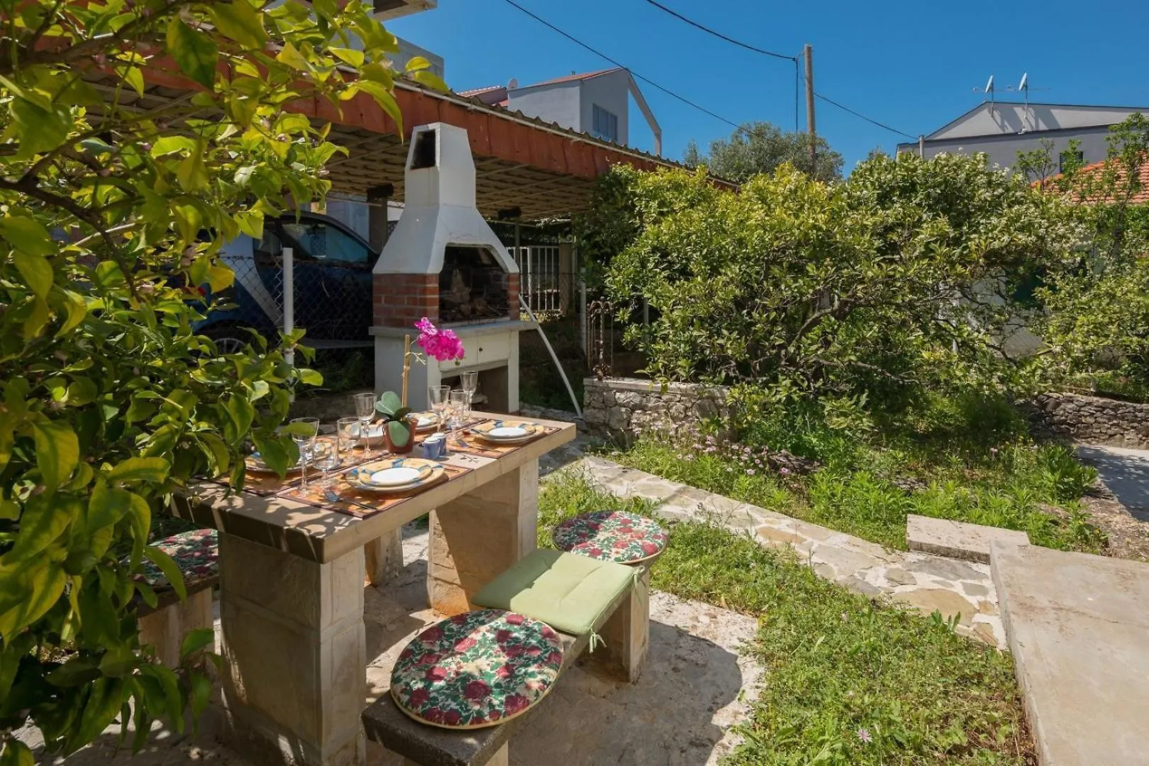 Beachfront Apartments Okrug Gornji